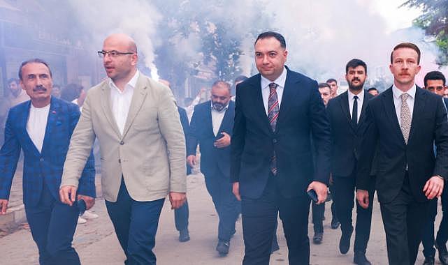 ÜLKÜCÜLERDEN GÖVDE GÖSTERİSİ; ÜLKÜCÜLER, TEK YÜREK, TEK SES!