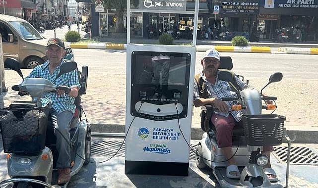 Akyazı’da Engelli Araç Şarj İstasyonunu Hizmete Açtı