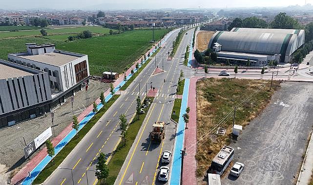 Büyükşehir Yol Çizgilerini Yenileyerek Güvenli Ulaşımı Güçlendiriyor
