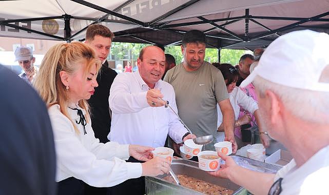Ferizli’de Aşure Bereketi Vatandaşlarla Paylaşıldı