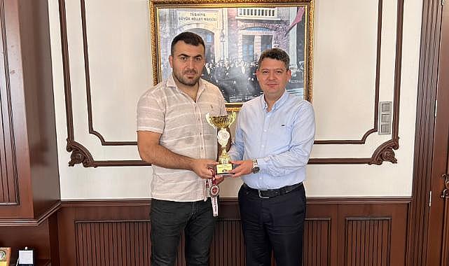 HENDEKLİ BAŞPEHLİVAN SÜLEYMAN AYKIRI'DAN, KAYMAKAM GÖKPINAR'A KUPALI ZİYARET