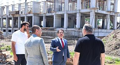 İl Millî Eğitim Müdürü Coşkun Bakırtaş Adapazarı’nda Yapımı Süren Okullarda İncelemelerde Bulundu