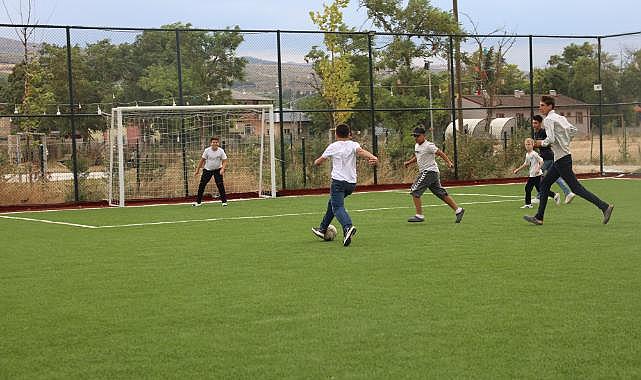 Okullar tatil oldu, Bayatlı gençler sahaya koştu