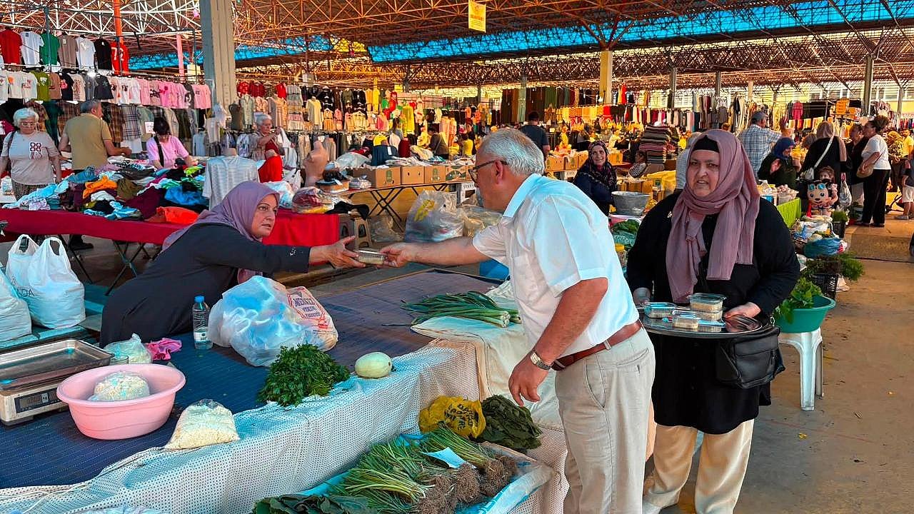 YENİDEN REFAH PARTİSİ'NDEN AŞURE ETKİNLİĞİ