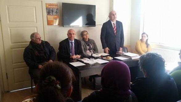 CHP'Lİ VEKİLLER HENDEK'E HAYIR ÇIKARMASI YAPTI...