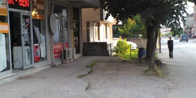 FEN İŞLERİ MÜDÜRÜ TELEFONLARA NEDEN BAKMIYOR?