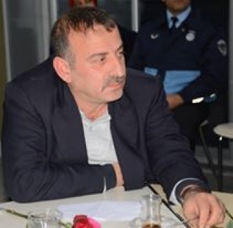 HENDEK BELEDİYESİ DİRİ FETÖCÜLERİ BIRAKIP,ÖLÜ FETÖCÜ PEŞİNE DÜŞTÜ...