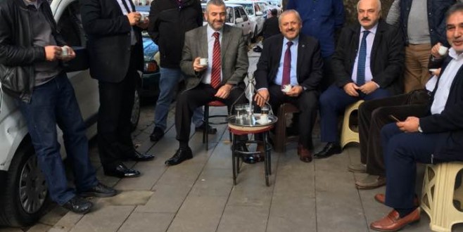 HENDEK'TE ÇINAR ALTINDA ÇAY İÇMEK BİR GELENEKTİR...