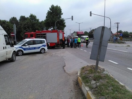 KÖPRÜBAŞI IŞIKLARINDA KAZA!...