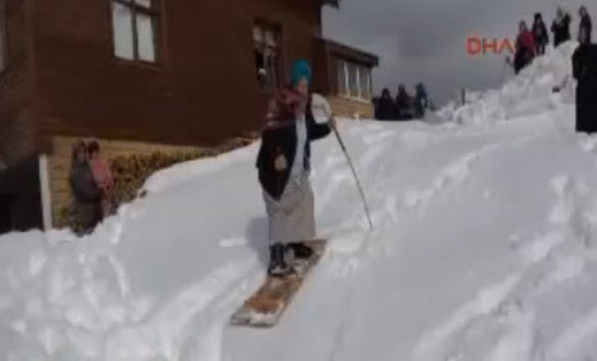 Lazboard yarışında Ayşe Teyze şov