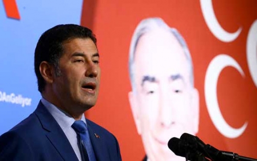 Sinan Oğan'a konuşması sırasında saldırı