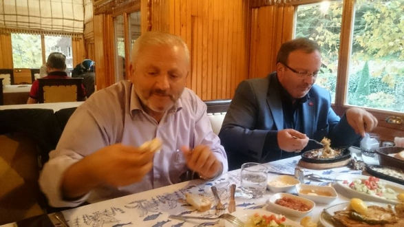 SİYASETİ;TİCARET İÇİN KULLANAN SİYASETÇİLER!