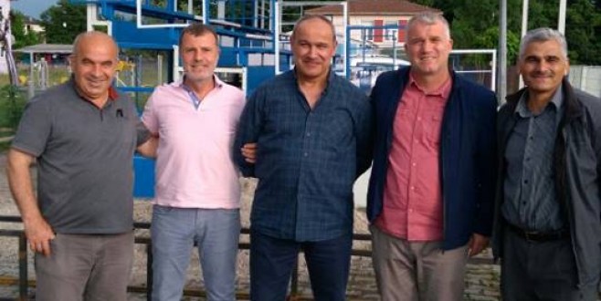 SÜLEYMAN İSMAİLOĞLU AKOVA BARIŞ SPORA OTOBÜS HEDİYE ETTİ!...