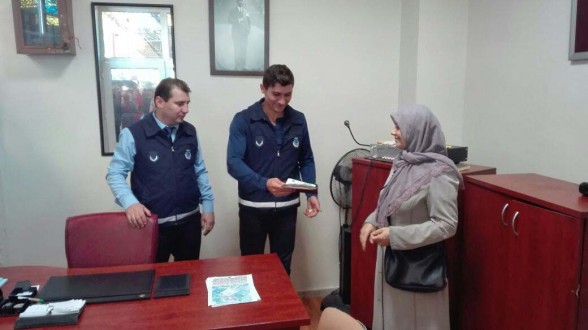 ZABITA EKİPLERİNDEN;HENDEK HALKINI GURURLANDIRAN DAVRANIŞ